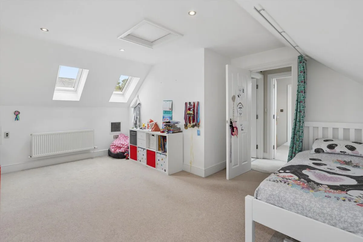 The Paddocks, Weybridge, KT13, photo 9