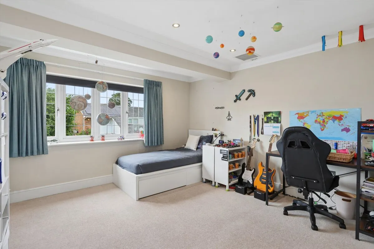 The Paddocks, Weybridge, KT13, photo 10