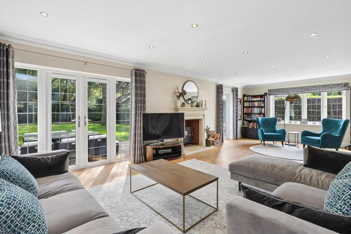 The Paddocks, Weybridge, KT13, photo 4