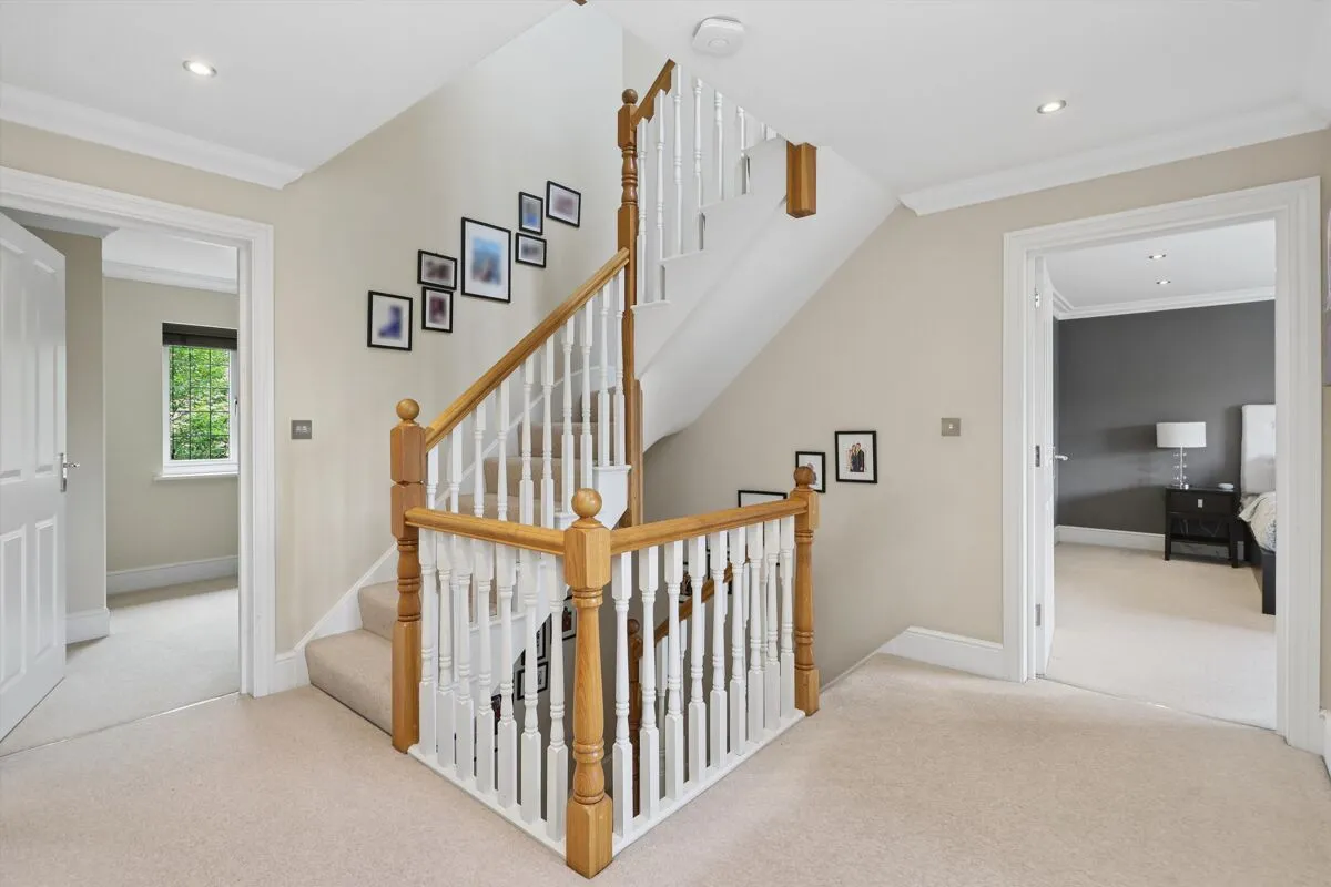 The Paddocks, Weybridge, KT13, photo 7