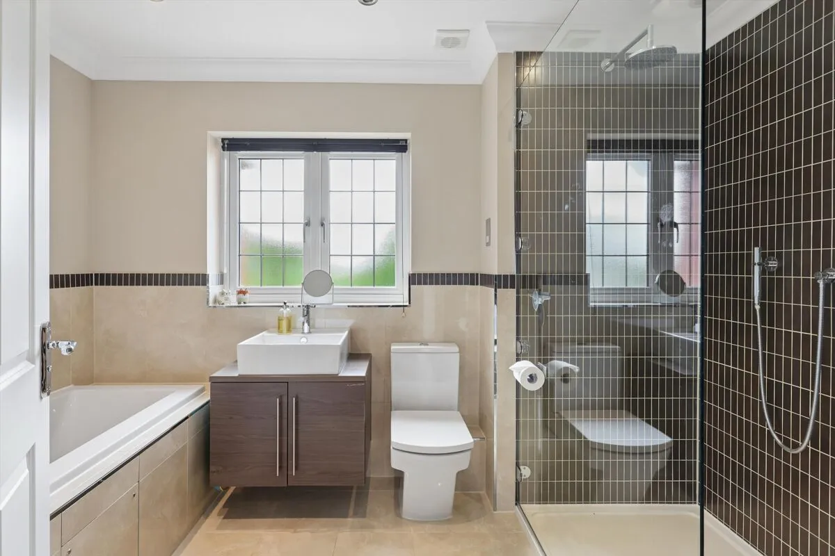 The Paddocks, Weybridge, KT13, photo 14