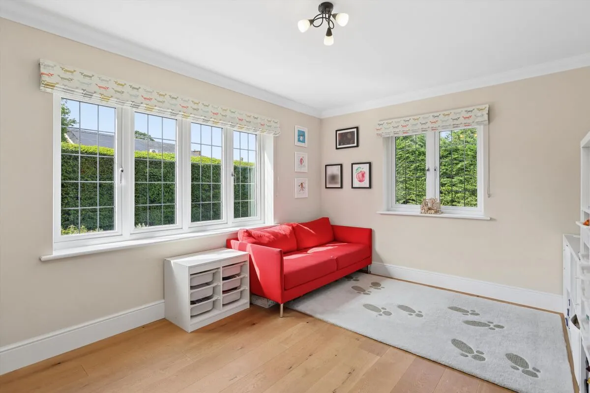 The Paddocks, Weybridge, KT13, photo 6