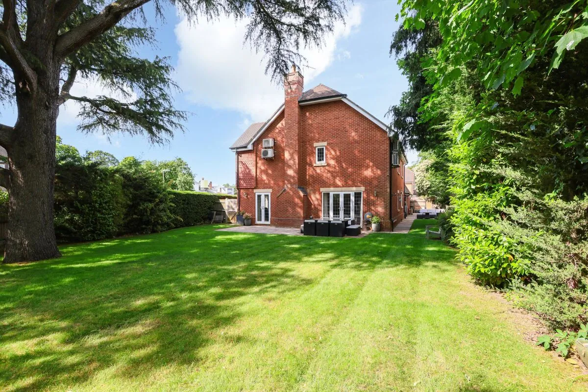 The Paddocks, Weybridge, KT13, photo 18