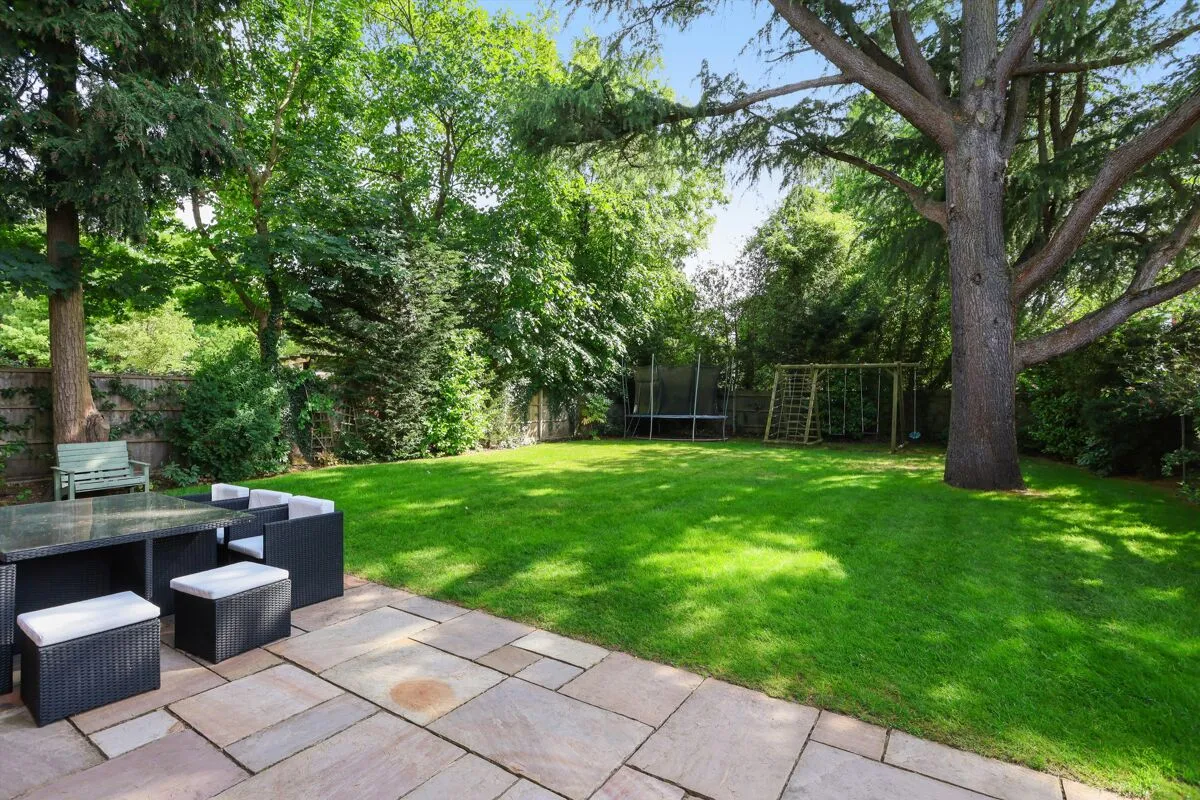 The Paddocks, Weybridge, KT13, photo 20
