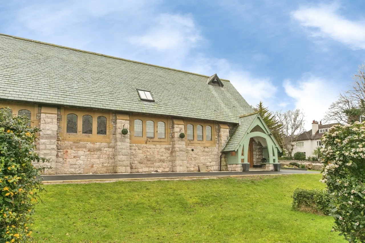Lansdowne Road, Colwyn Bay, LL29, photo 15