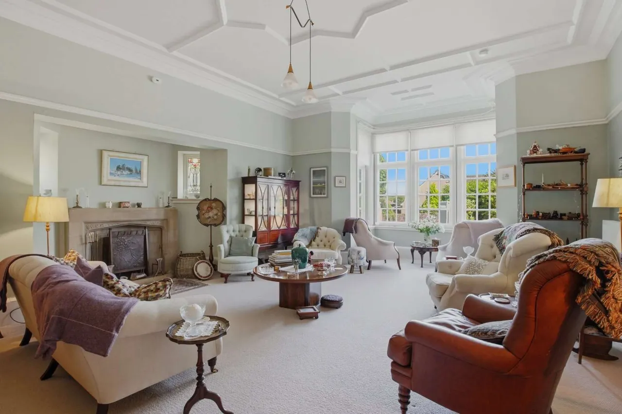 Beaufort, Tandlehill Road, Kilbarchan, Johnstone, PA10 2DD, photo 4