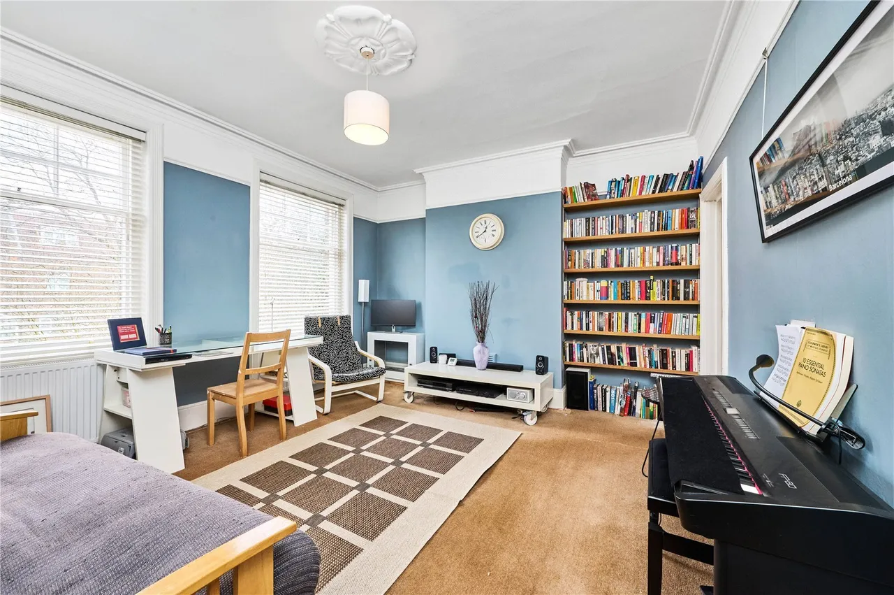 Riggindale Road, London, SW16, photo 2