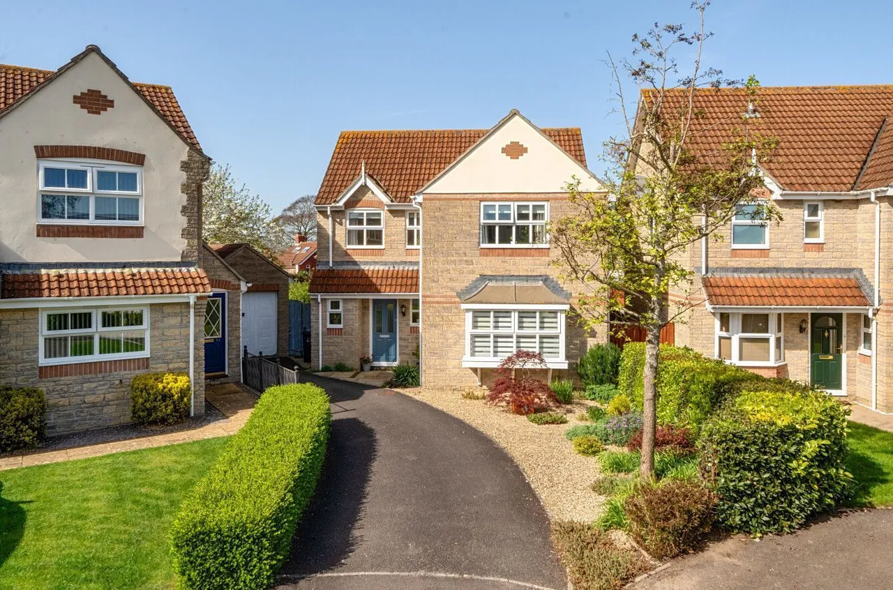 4 bed house for sale, Grangefields, Street, BA16
