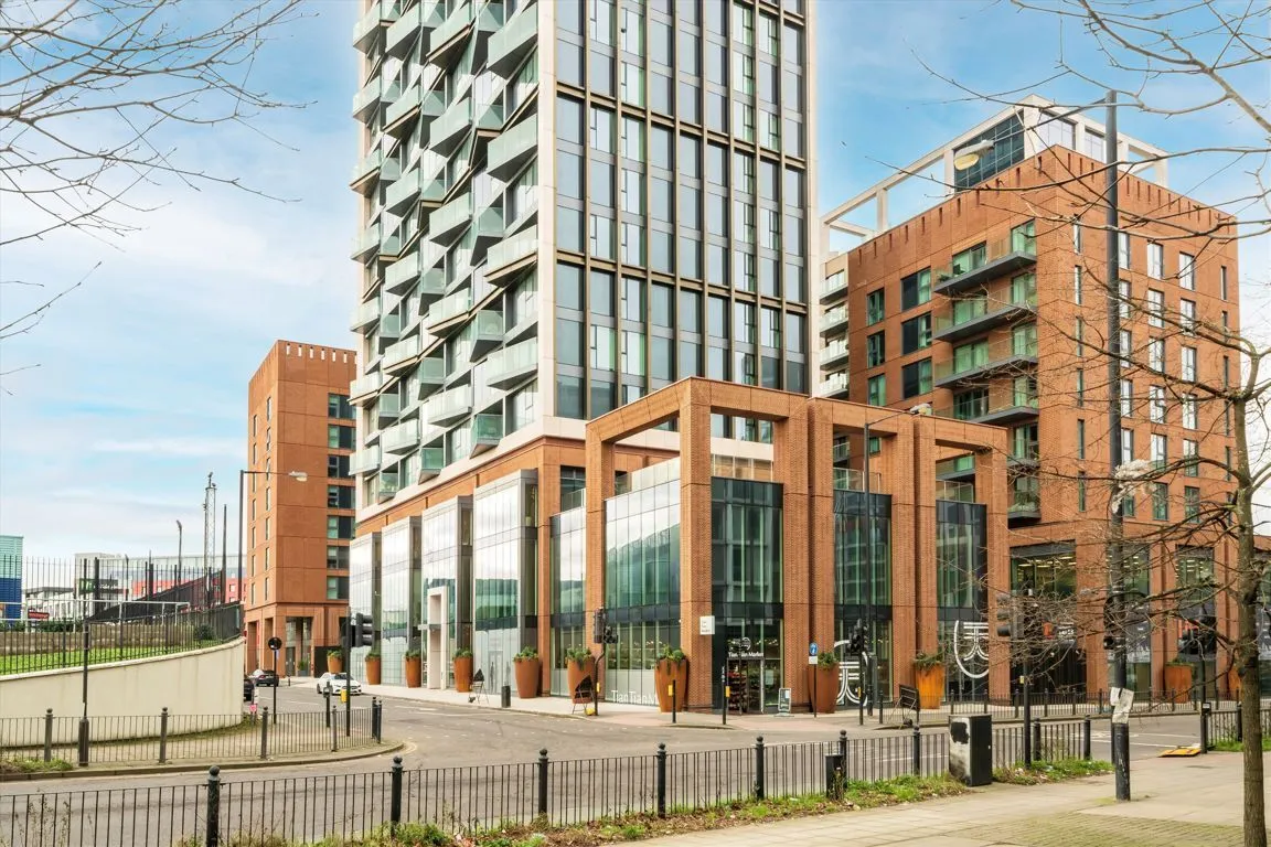 1 bed property for sale, Portal Way, W3