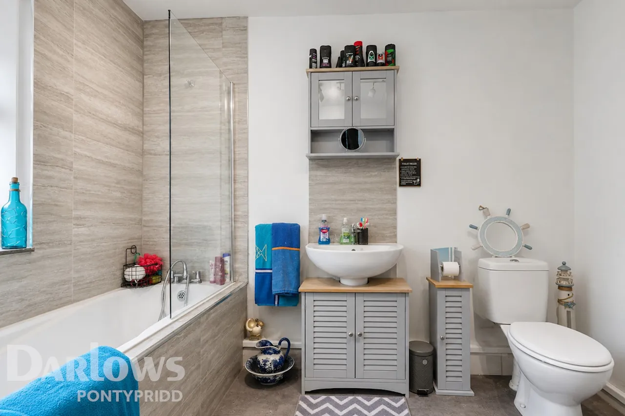 Woodfield Terrace, Mountain Ash, photo 7