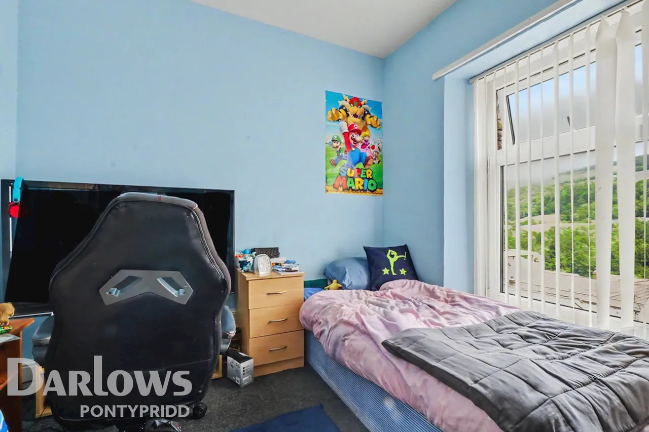 Woodfield Terrace, Mountain Ash, photo 9