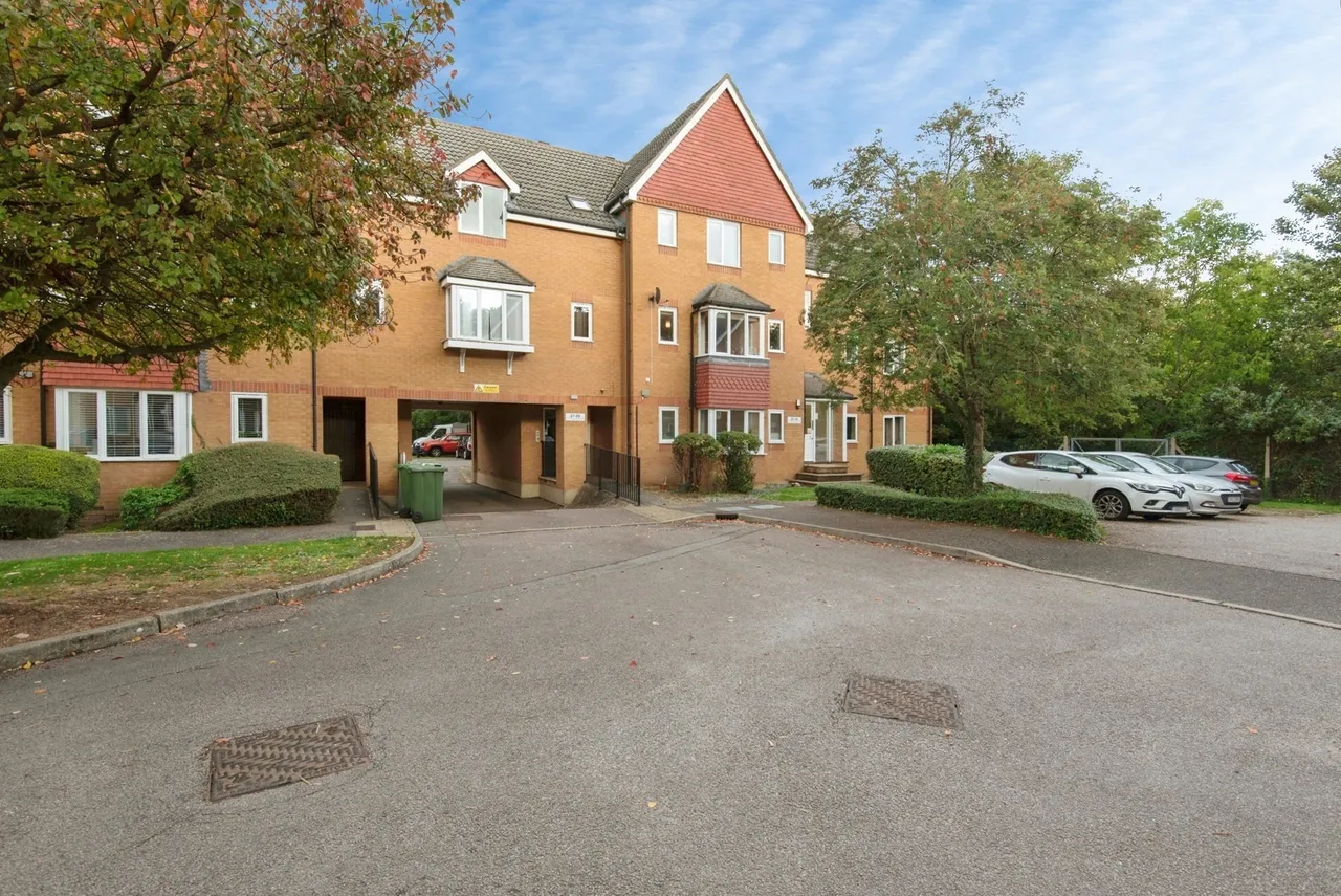 Redoubt Close, Hitchin, SG4, photo 19