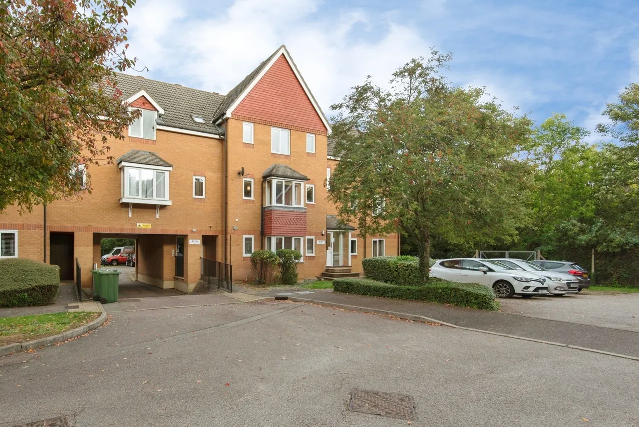 Redoubt Close, Hitchin, SG4, photo 15