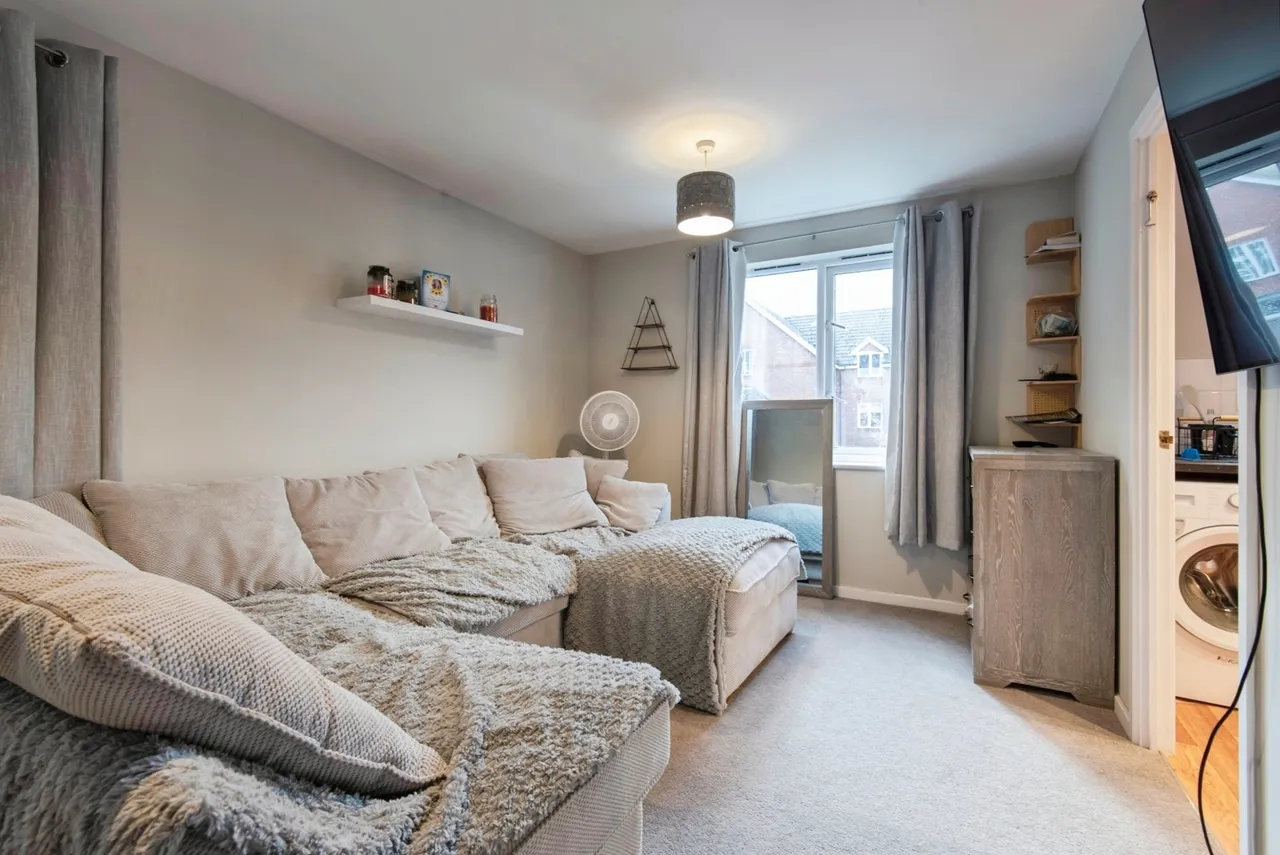 Redoubt Close, Hitchin, SG4, photo 13
