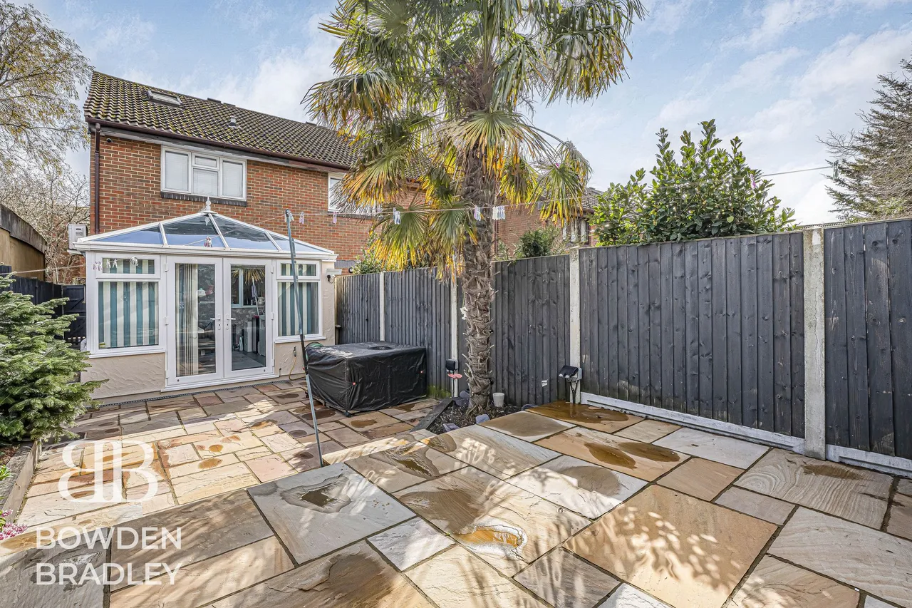 Crucible Close, Chadwell Heath, RM6, photo 19