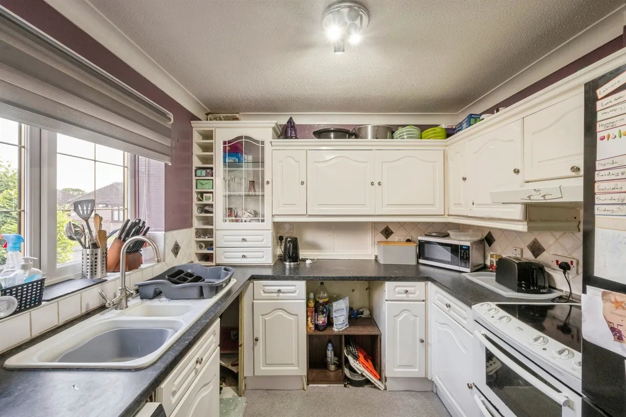 Windsor Close, Harlington, DN5, photo 3