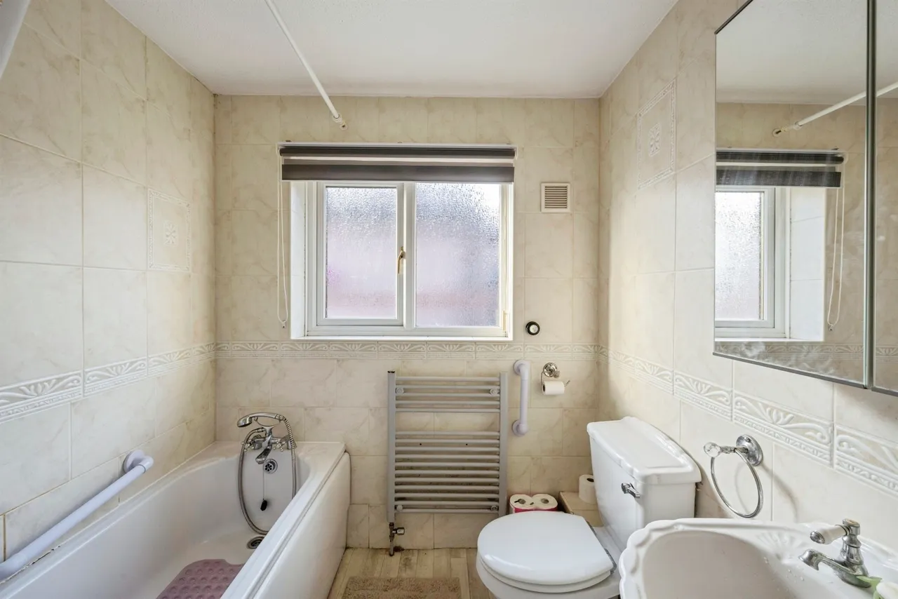Windsor Close, Harlington, DN5, photo 12