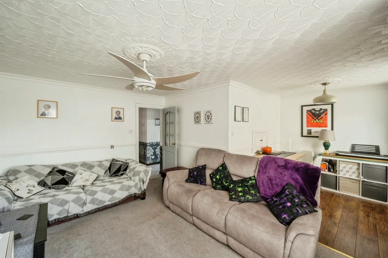 Windsor Close, Harlington, DN5, photo 7