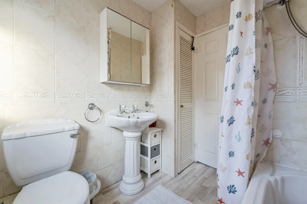 Windsor Close, Harlington, DN5, photo 13
