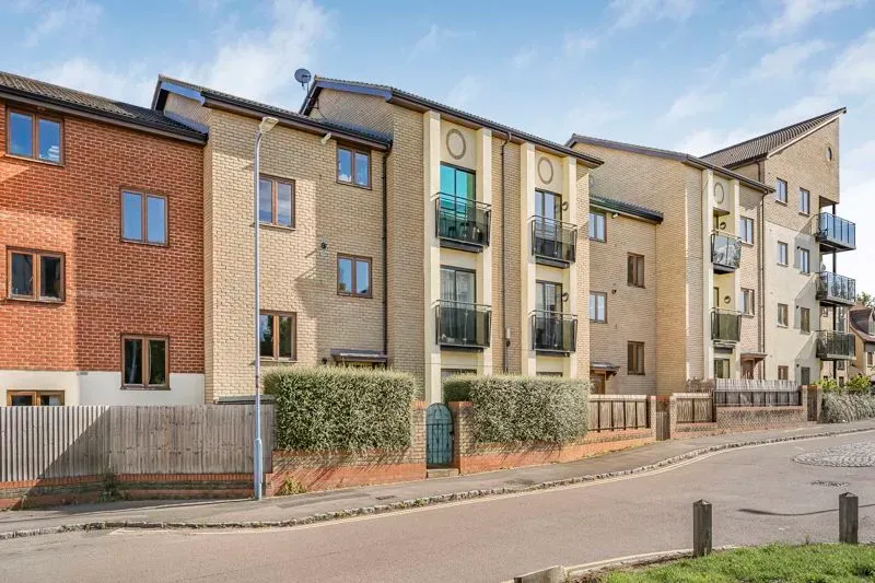 2 bed property for sale — Kelling Way, Broughton, Milton Keynes, Buckinghamshire, MK10 9NW