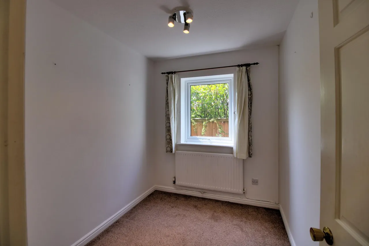 Chestnut Court, Monmouth, NP25, photo 7