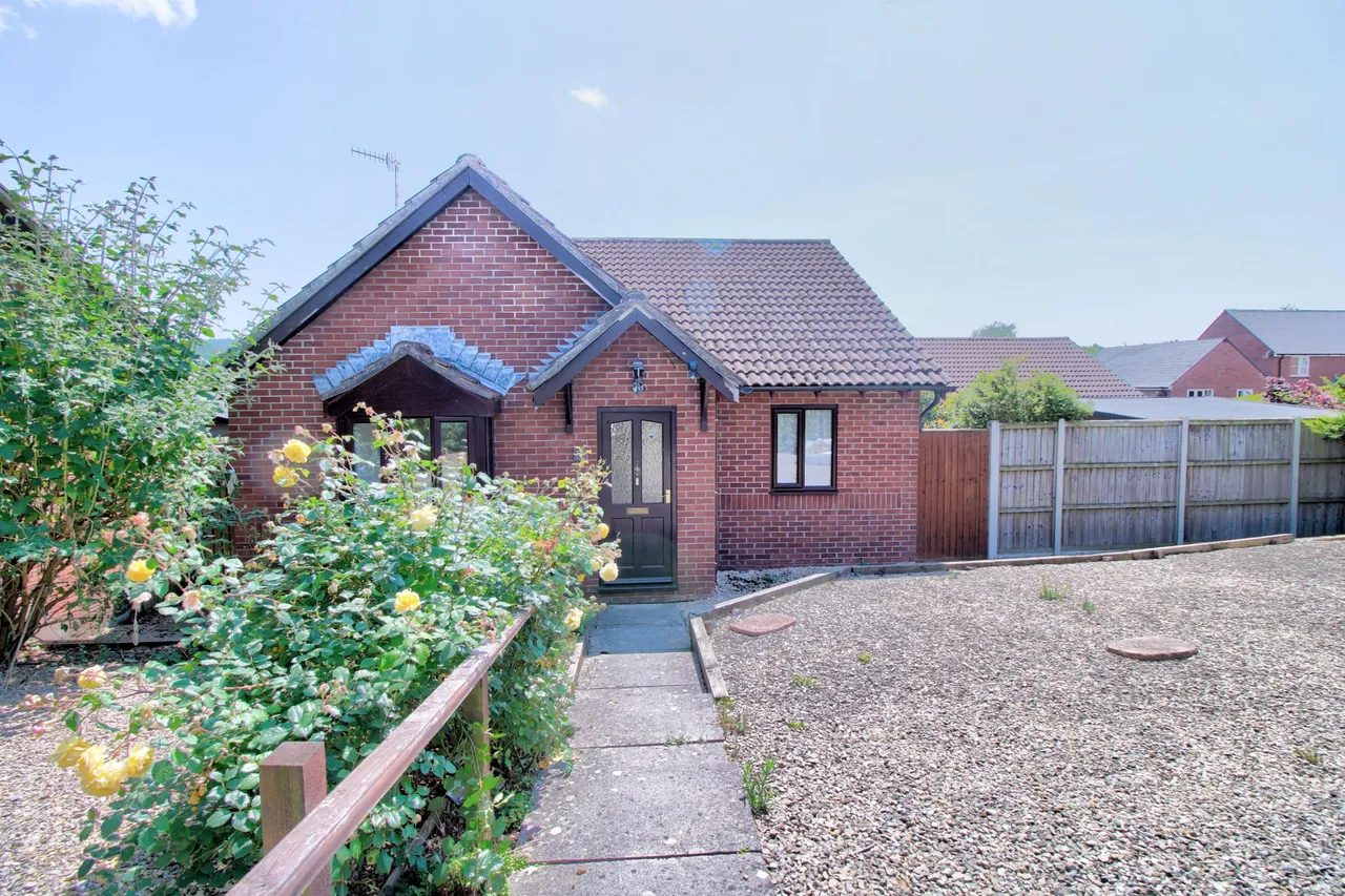 3 bed house for sale, Chestnut Court, Monmouth, NP25