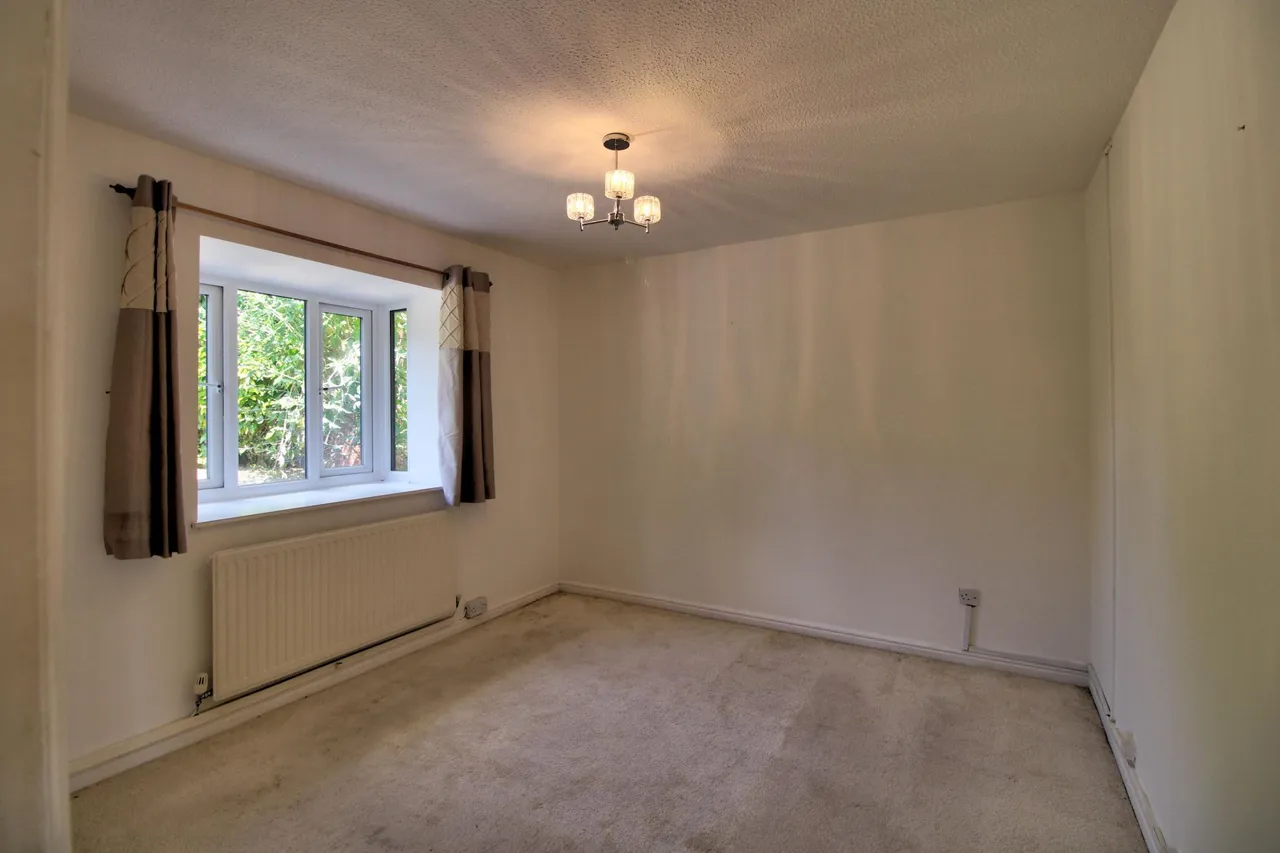 Chestnut Court, Monmouth, NP25, photo 11
