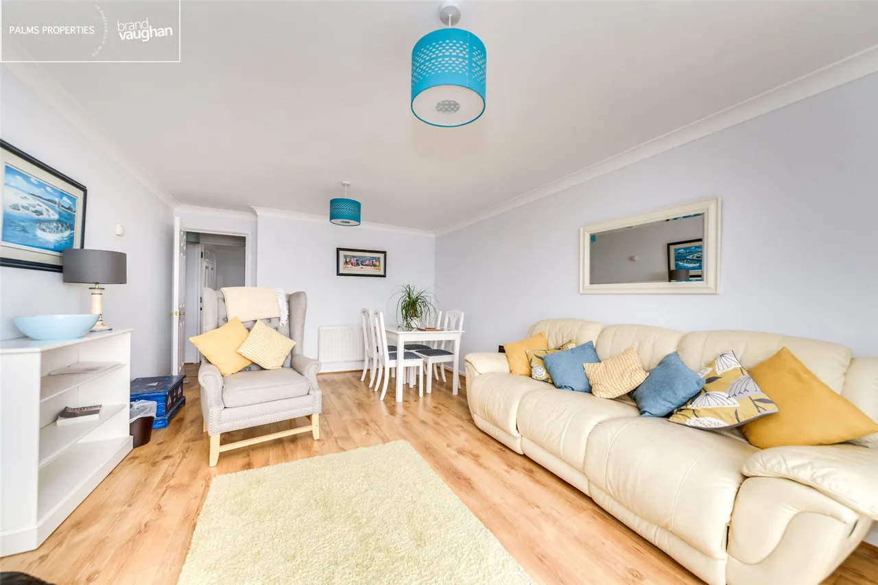 Neptune Court, The Strand, BN2, photo 2