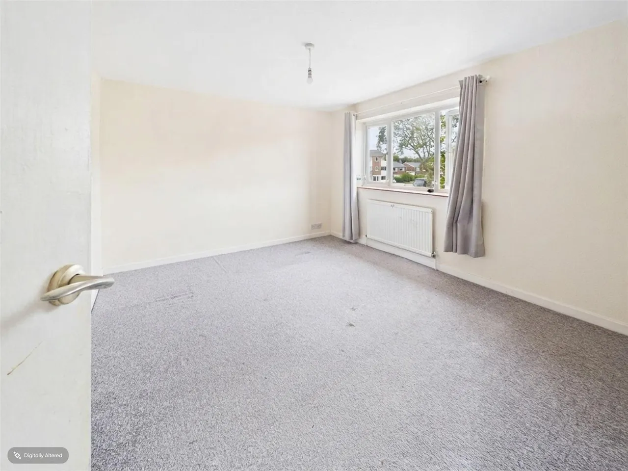Epsom Road, Furnace Green, RH10, photo 7