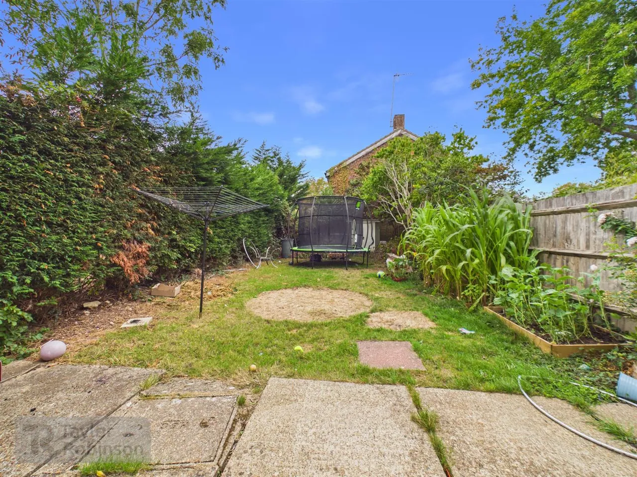 Epsom Road, Furnace Green, RH10, photo 6