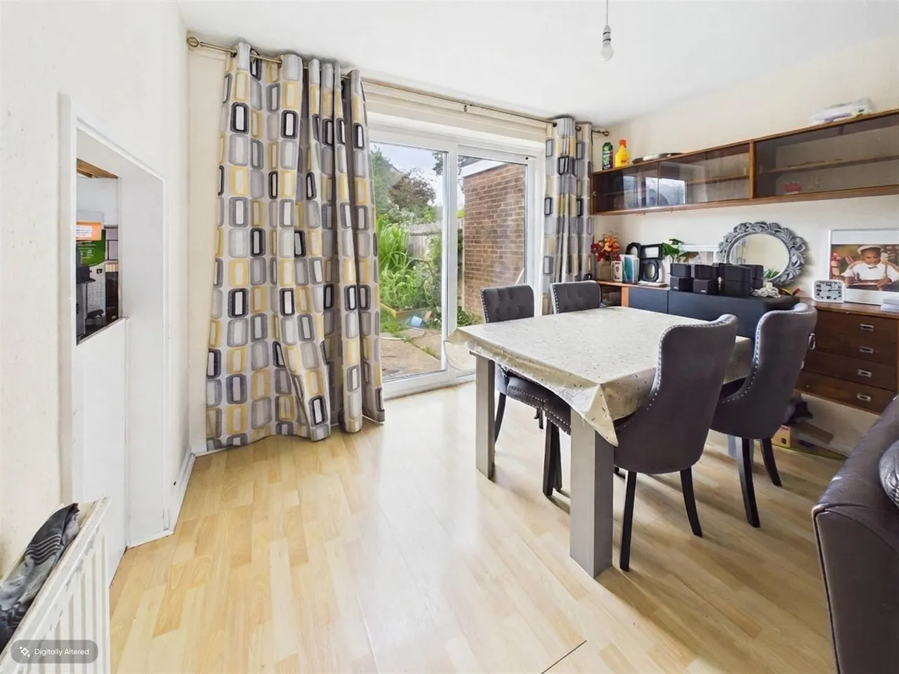 Epsom Road, Furnace Green, RH10, photo 4
