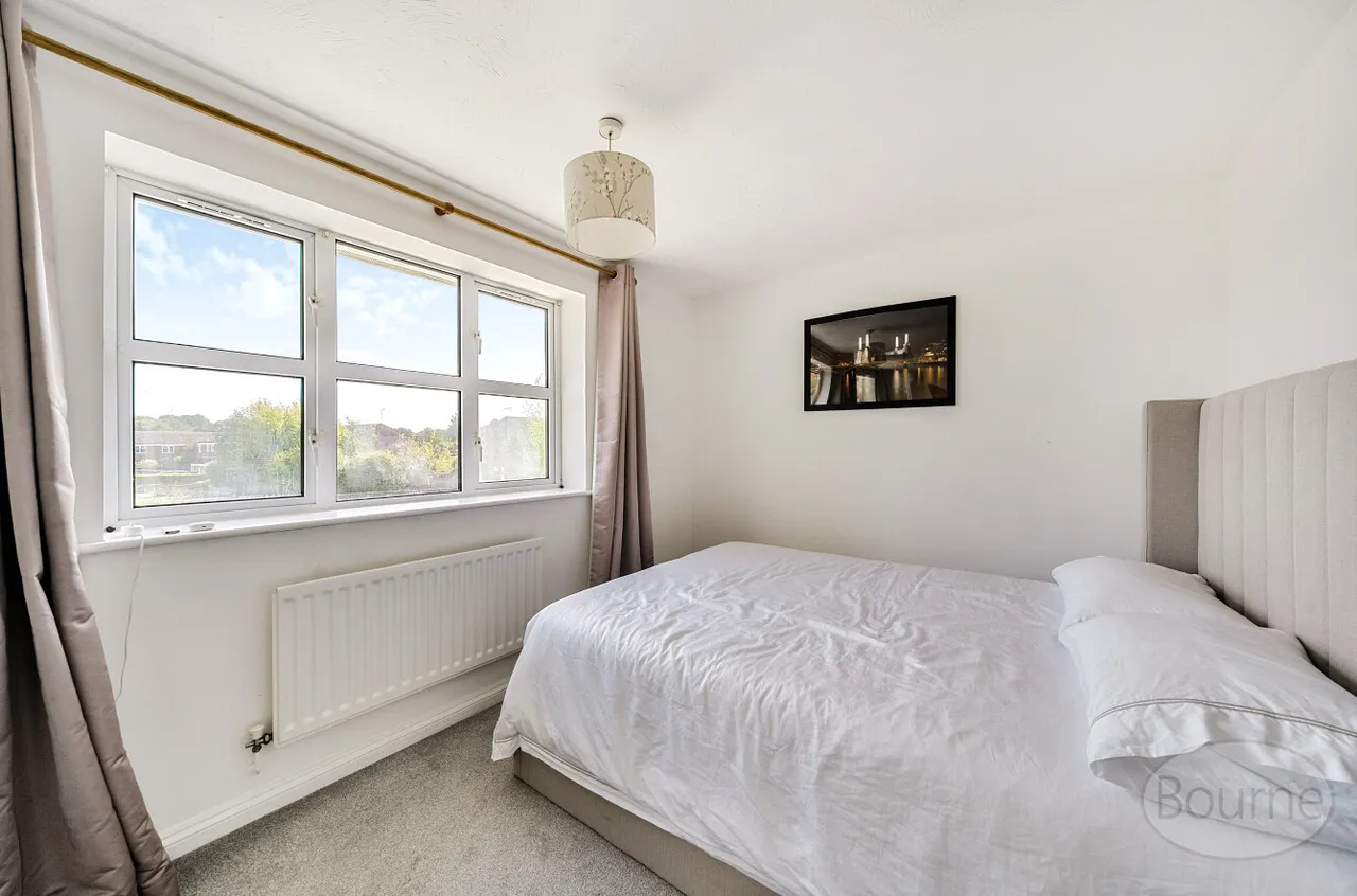 Riverview Gardens, Cobham, KT11, photo 7
