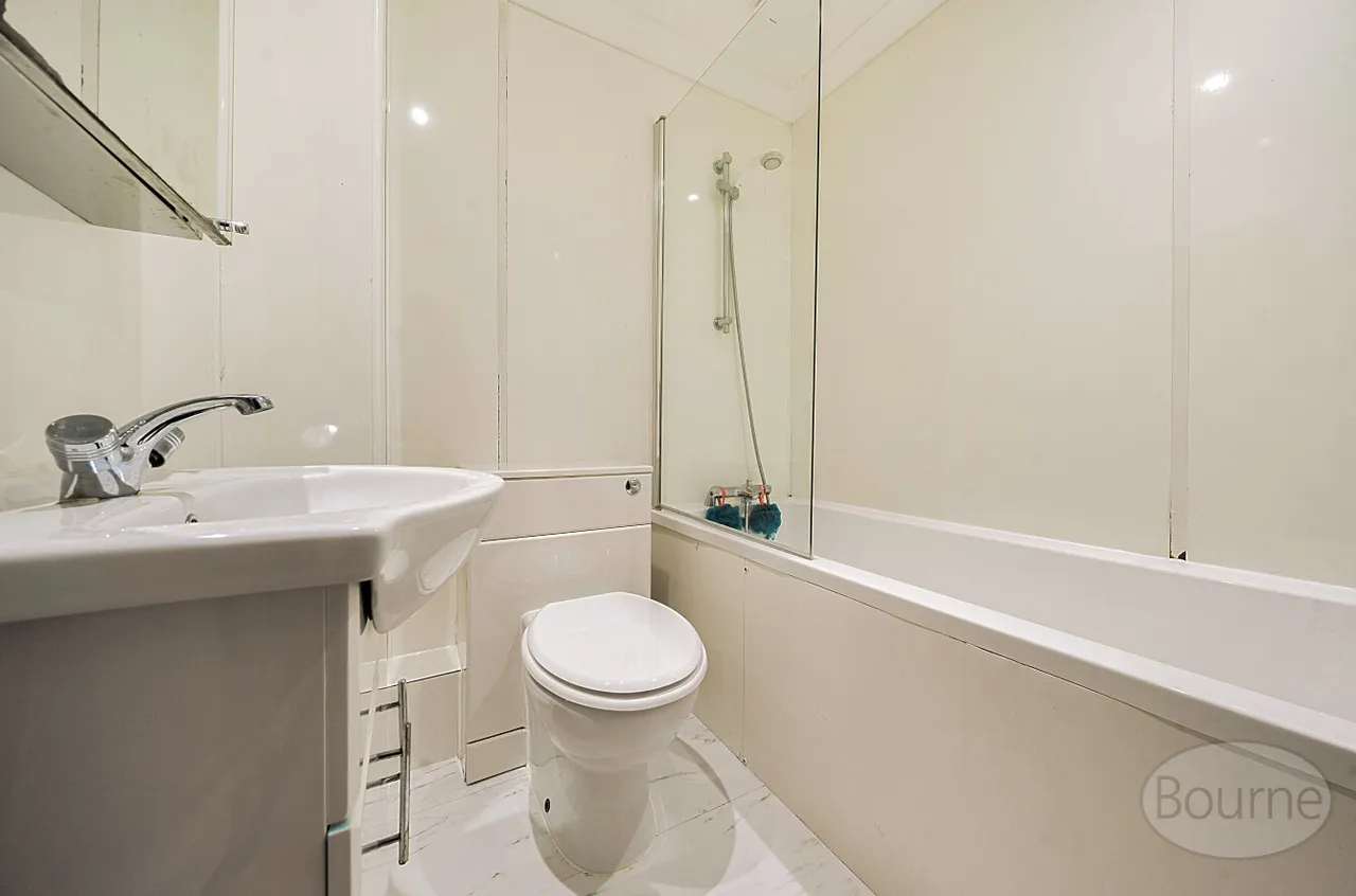Riverview Gardens, Cobham, KT11, photo 8