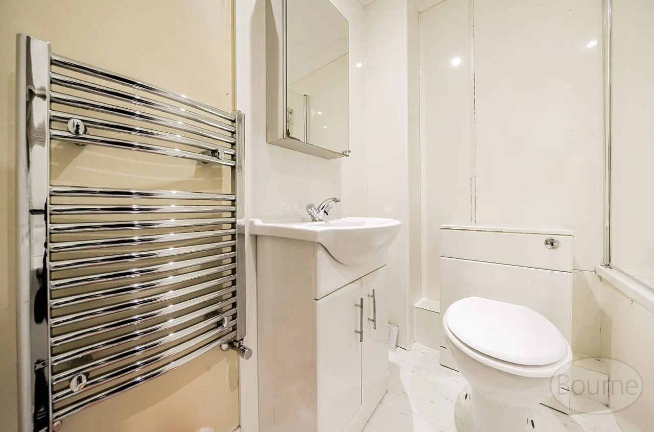 Riverview Gardens, Cobham, KT11, photo 6