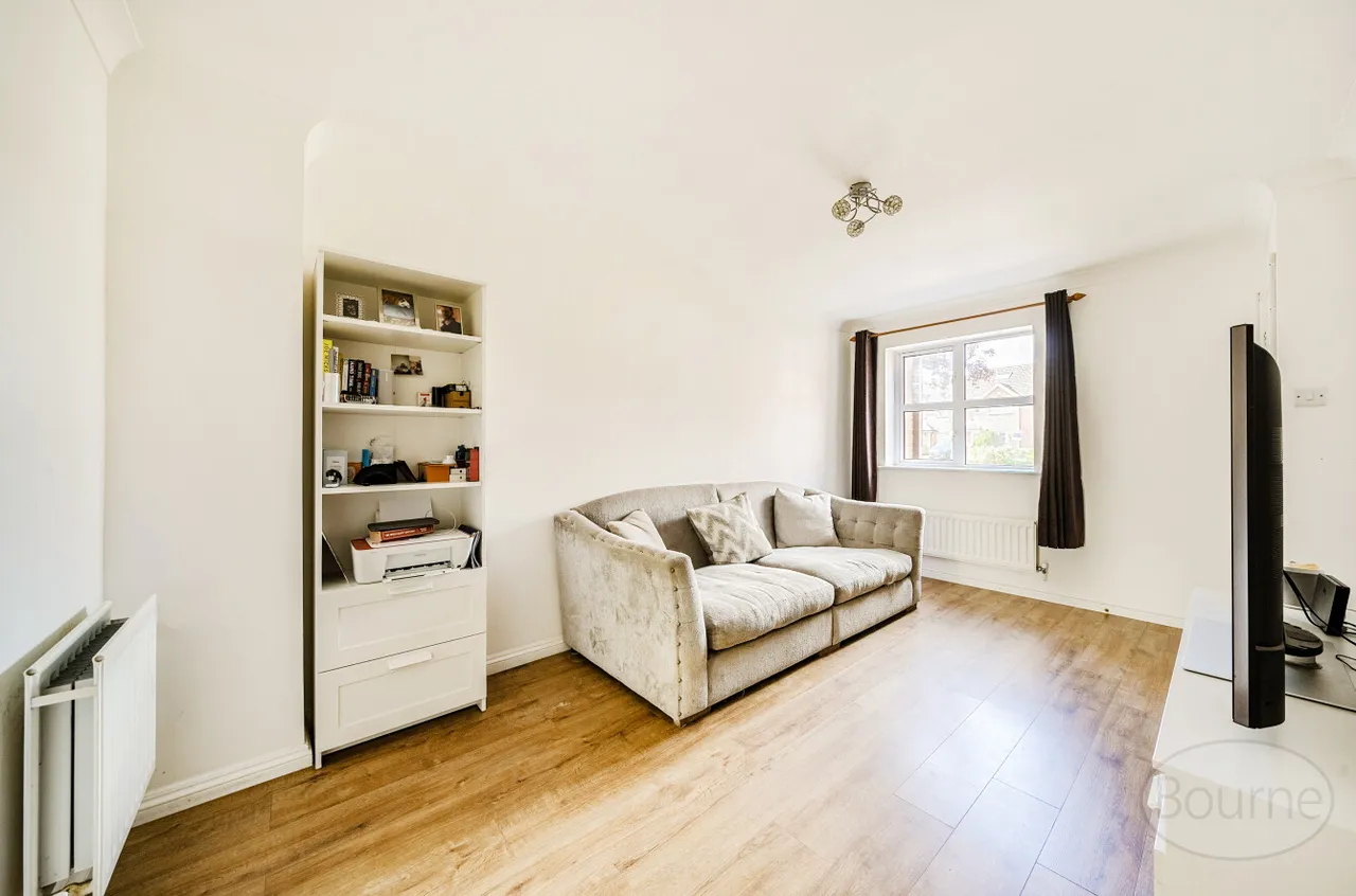 Riverview Gardens, Cobham, KT11, photo 4