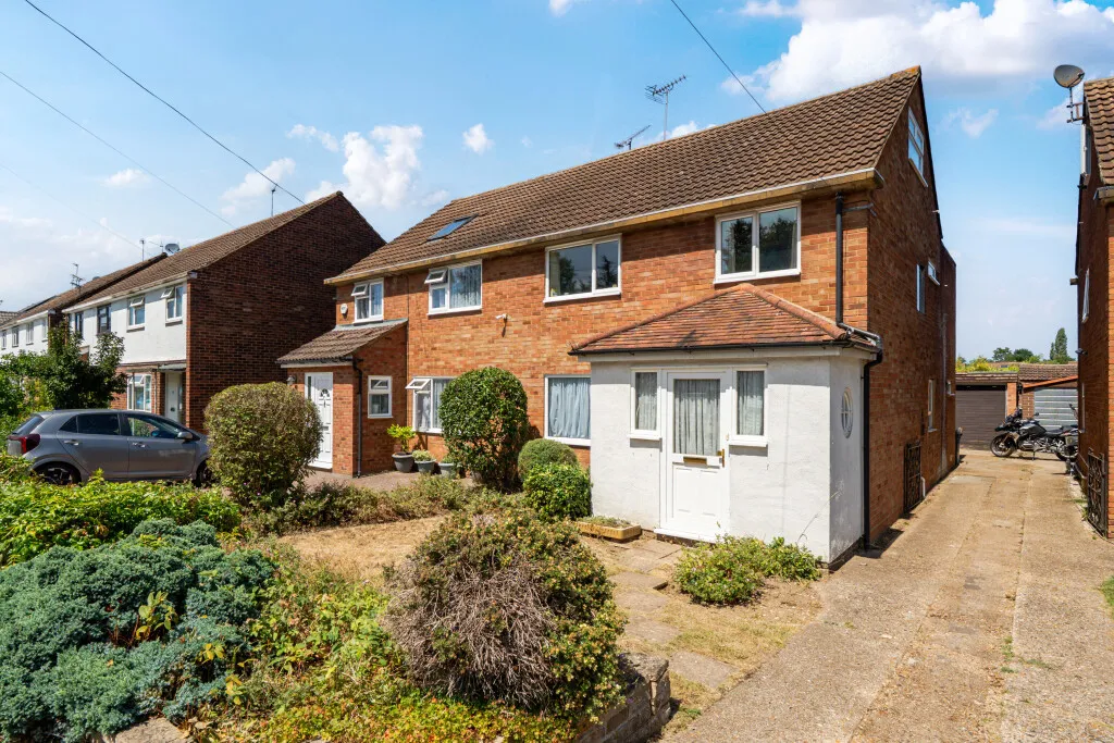 4 bed barton road, langley, berkshire,sl3 for sale, Langley, Berkshire