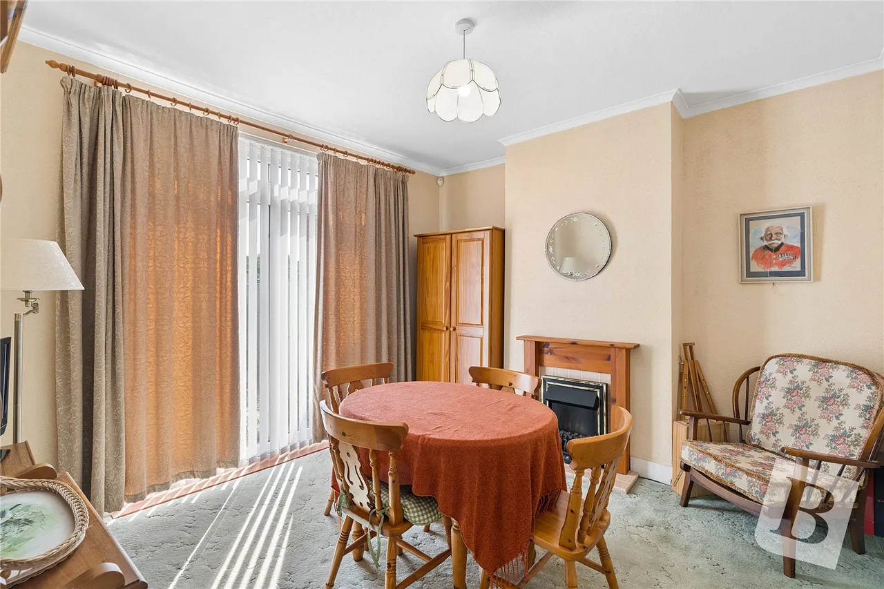 Mansfield Gardens, Hornchurch, RM12, photo 5