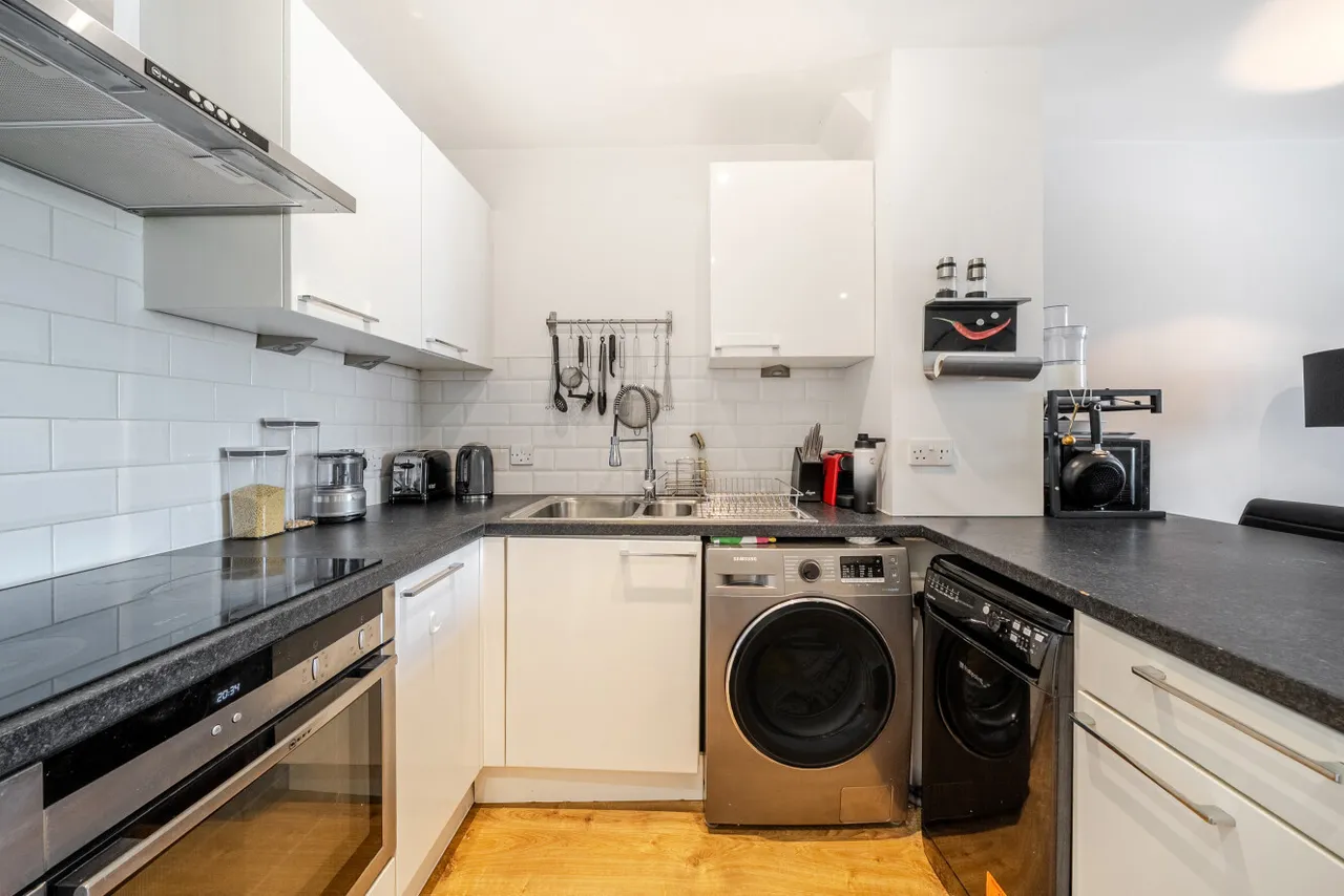 Northbourne Road, London, SW4, photo 2