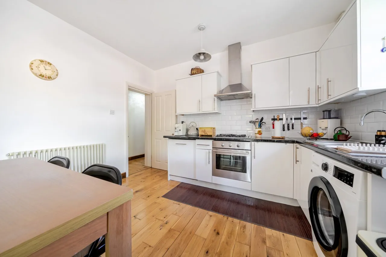 Churchdown, BR1, photo 13