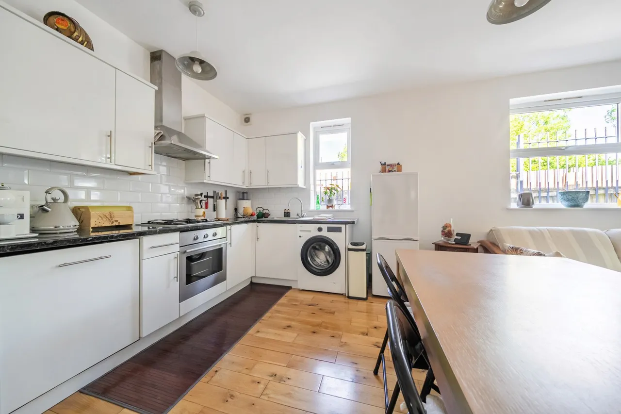 Churchdown, BR1, photo 15
