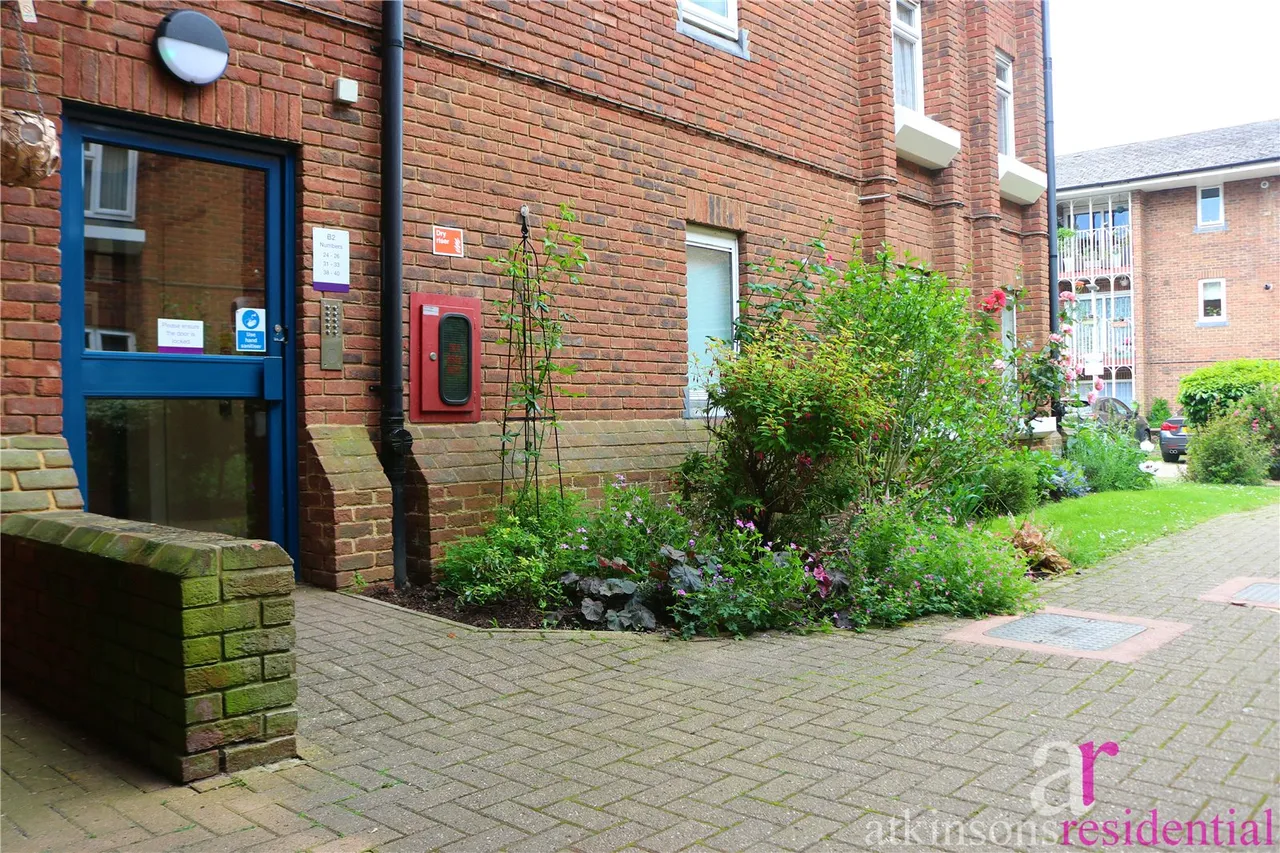 Cavell Drive, Enfield, Middlesex, EN2 7PR, photo 14