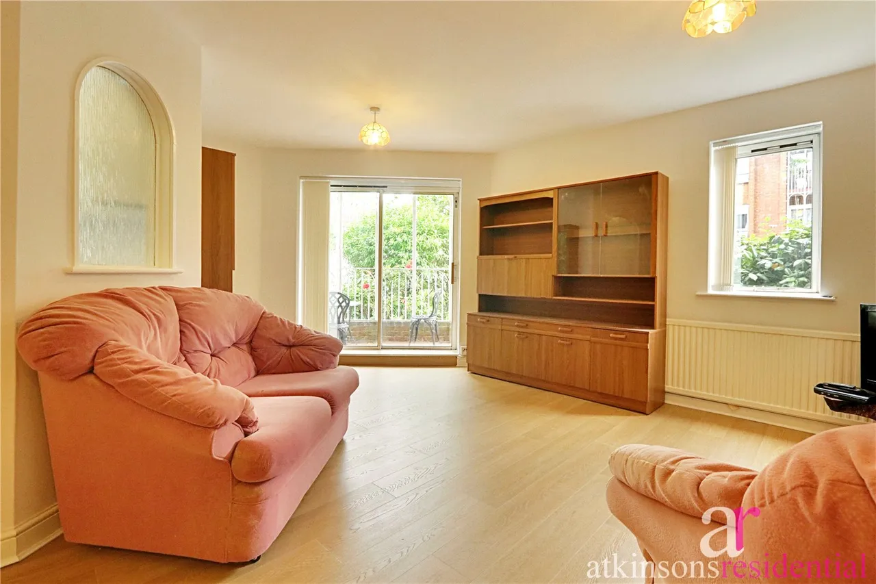 Cavell Drive, Enfield, Middlesex, EN2 7PR, photo 4