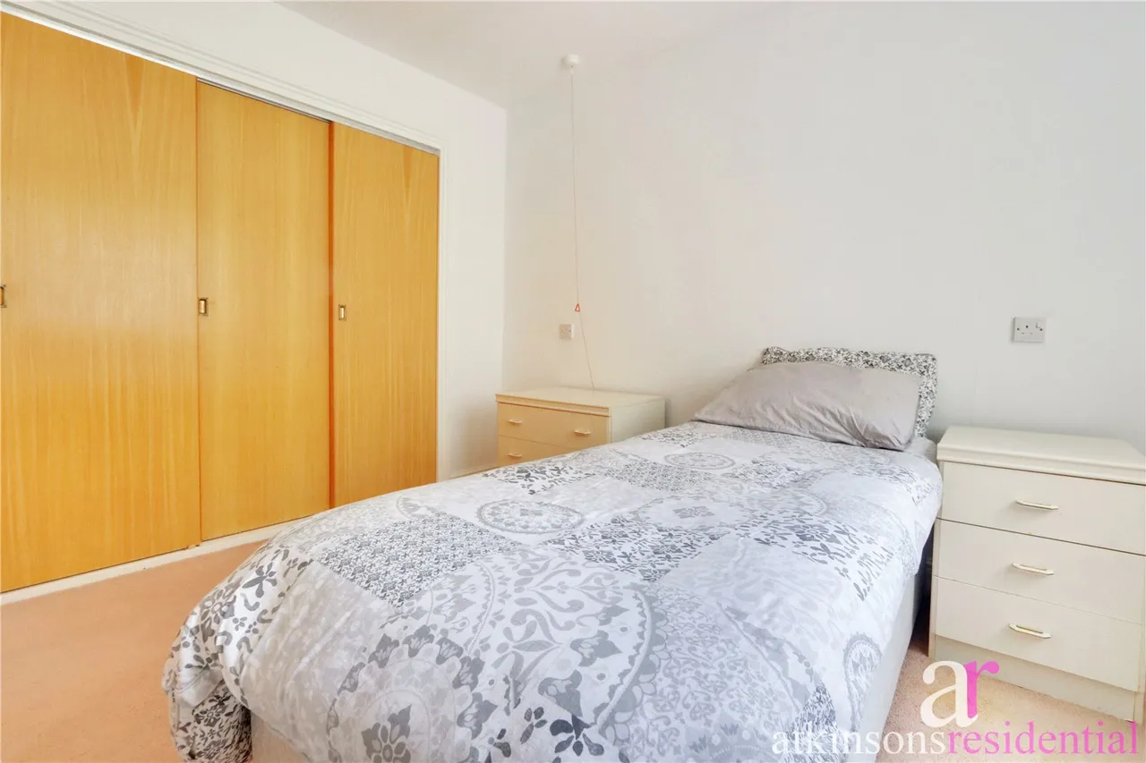 Cavell Drive, Enfield, Middlesex, EN2 7PR, photo 9