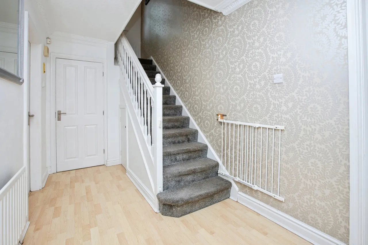 Church Avenue, Sutton-in-Ashfield, Nottinghamshire, NG17, photo 3