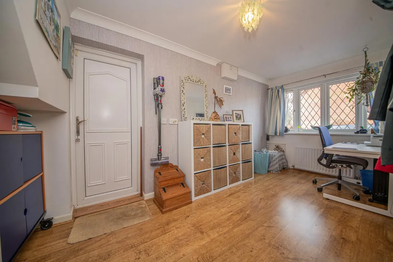 Abbotsbury Road, Bishopstoke, Eastleigh, SO50 8NZ, photo 11