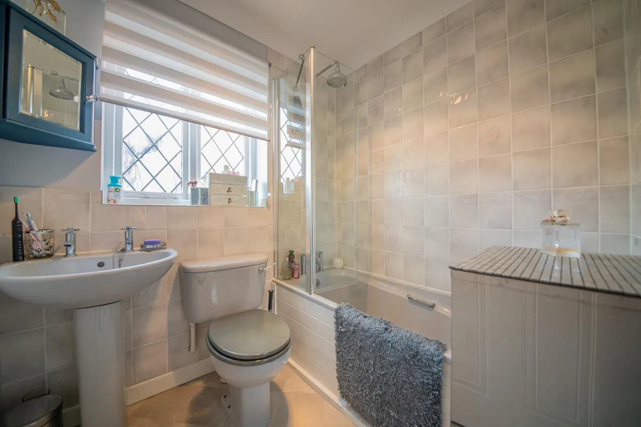 Abbotsbury Road, Bishopstoke, Eastleigh, SO50 8NZ, photo 13