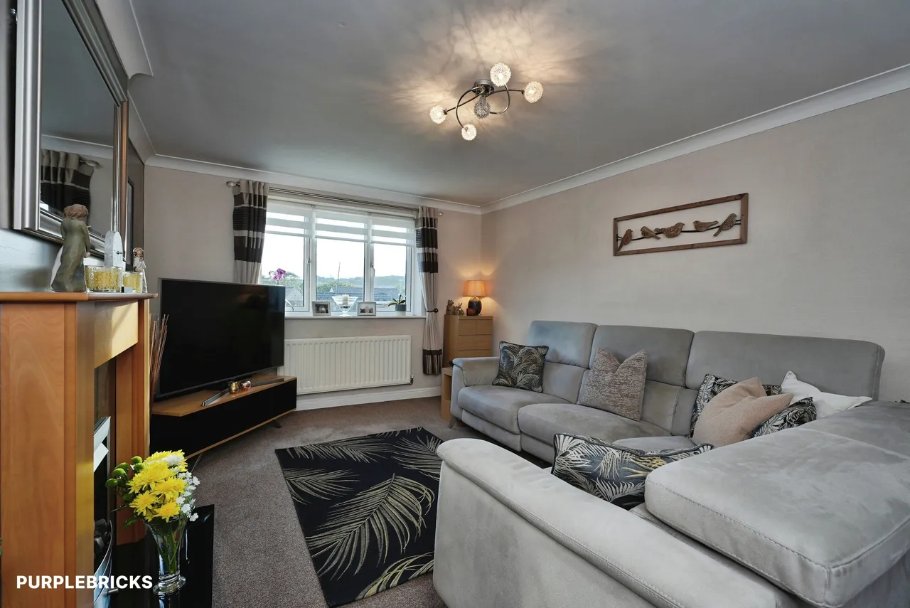 Longwood Gate, Huddersfield, HD3, photo 2