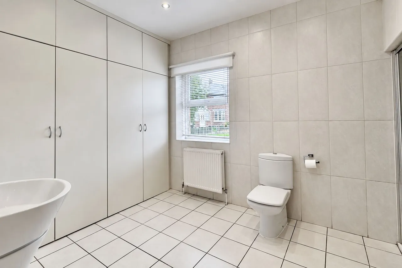 Woolley Bridge Road, Glossop, photo 10