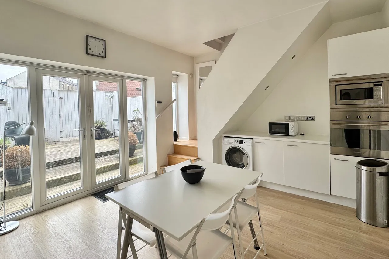 Woolley Bridge Road, Glossop, photo 6