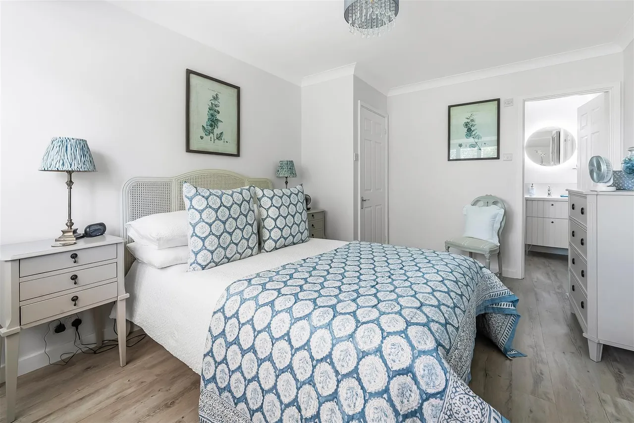 Beechwood Park, Leatherhead, KT22, photo 11
